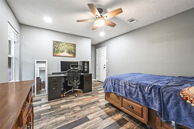 19540 Loafers Lane, Magnolia, TX 77355