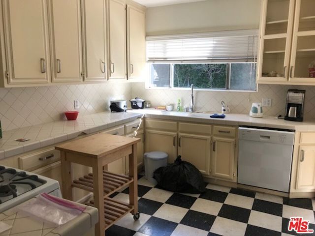 508 S Wilton Place, Los Angeles, CA 90020