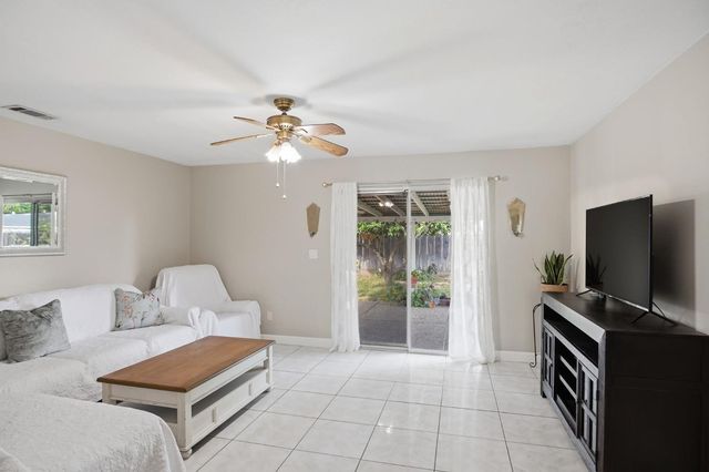 409 Belfast Ave, Modesto, CA 95354