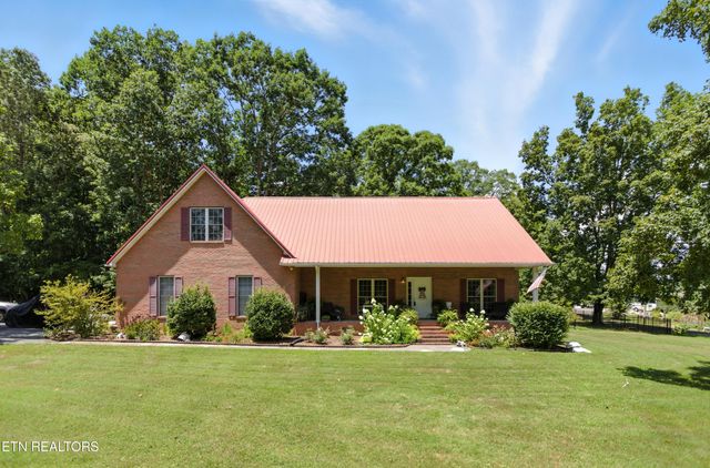 1750 Breezie Point Lane, Dandridge, TN 37725