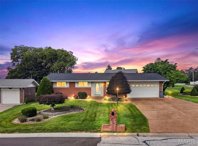 772 Peace Haven Drive, St Louis, MO 63125