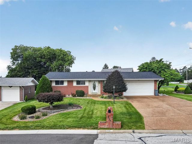 772 Peace Haven Drive, St Louis, MO 63125