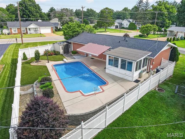 772 Peace Haven Drive, St Louis, MO 63125