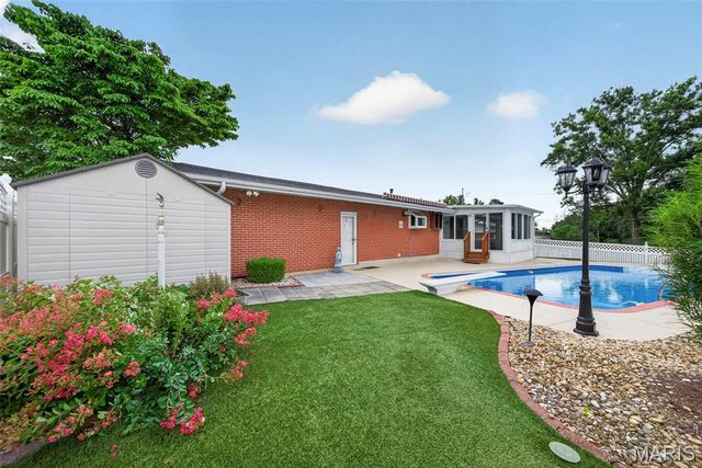 772 Peace Haven Drive, St Louis, MO 63125