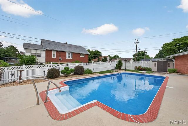 772 Peace Haven Drive, St Louis, MO 63125