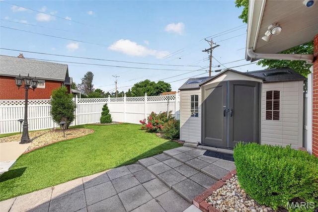 772 Peace Haven Drive, St Louis, MO 63125