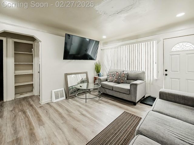 19811 Harlow Street, Detroit, MI 48235