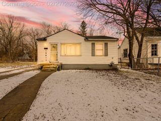 19811 Harlow Street, Detroit, MI 48235