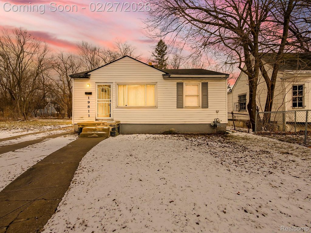19811 Harlow Street, Detroit, MI 48235