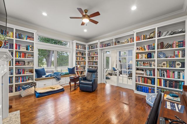 2304 GREEN MEADOW DR, Jefferson City, MO 65101