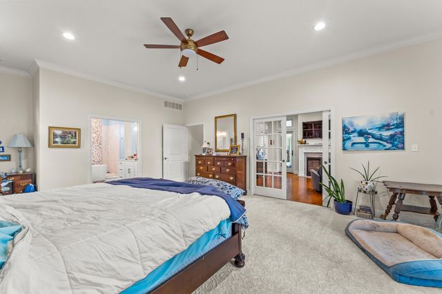 2304 GREEN MEADOW DR, Jefferson City, MO 65101