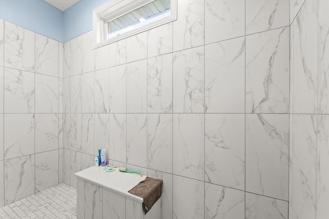 2304 GREEN MEADOW DR, Jefferson City, MO 65101