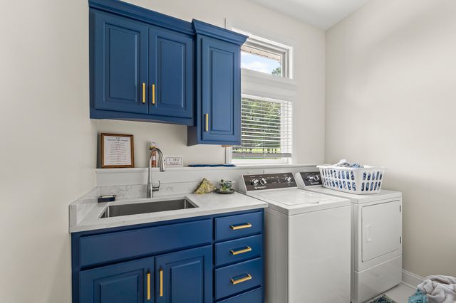 2304 GREEN MEADOW DR, Jefferson City, MO 65101