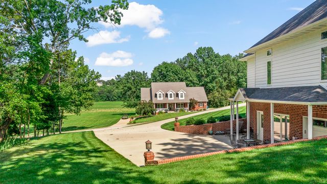 2304 GREEN MEADOW DR, Jefferson City, MO 65101