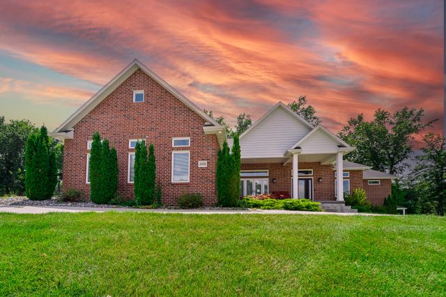 2304 GREEN MEADOW DR, Jefferson City, MO 65101