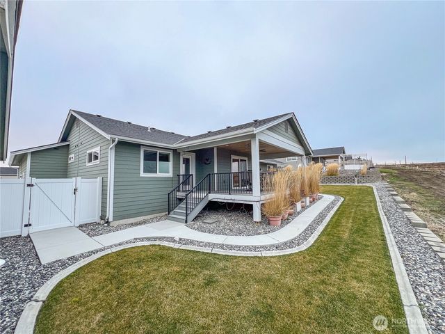 647 S Newton Avenue, East Wenatchee, WA 98802