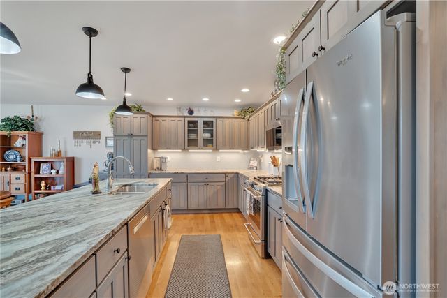 647 S Newton Avenue, East Wenatchee, WA 98802