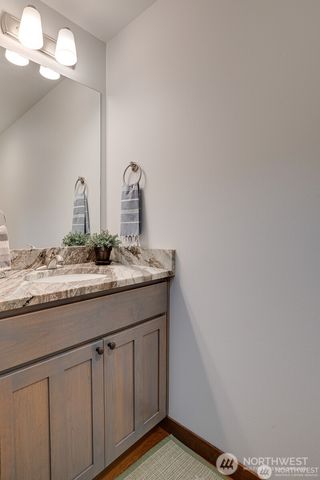 647 S Newton Avenue, East Wenatchee, WA 98802