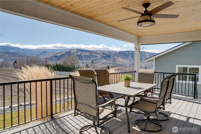 647 S Newton Avenue, East Wenatchee, WA 98802