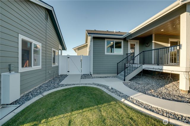 647 S Newton Avenue, East Wenatchee, WA 98802
