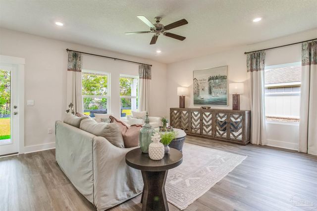 3086 Serviceberry Rd, Cantonment, FL 32533