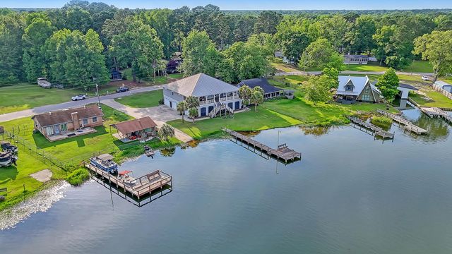 2039 Lake Marion Shores Road, Summerton, SC 29148