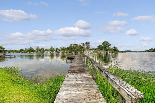 2039 Lake Marion Shores Road, Summerton, SC 29148