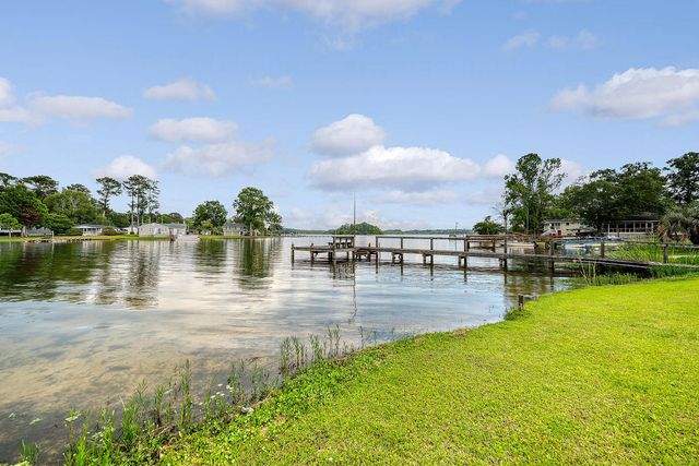 2039 Lake Marion Shores Road, Summerton, SC 29148