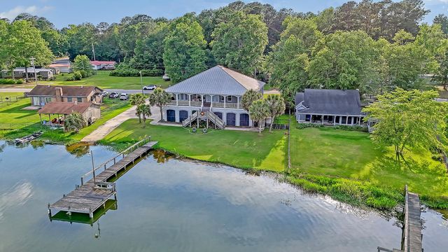 2039 Lake Marion Shores Road, Summerton, SC 29148