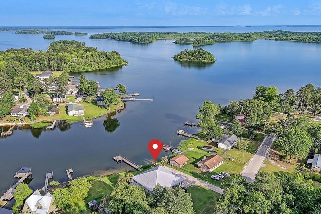2039 Lake Marion Shores Road, Summerton, SC 29148