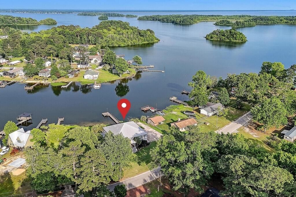 2039 Lake Marion Shores Road, Summerton, SC 29148