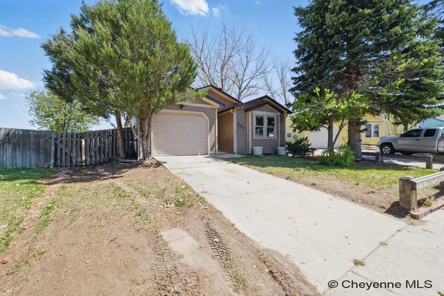2407 STEVE AVE, Cheyenne, WY 82007