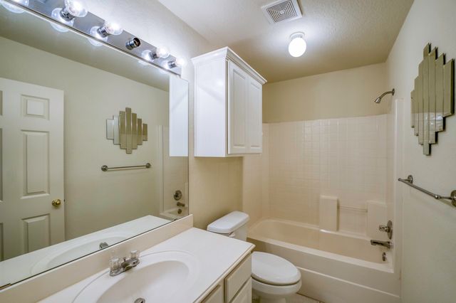 320 Shane Lane, Burleson, TX 76028