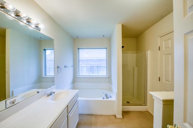 320 Shane Lane, Burleson, TX 76028