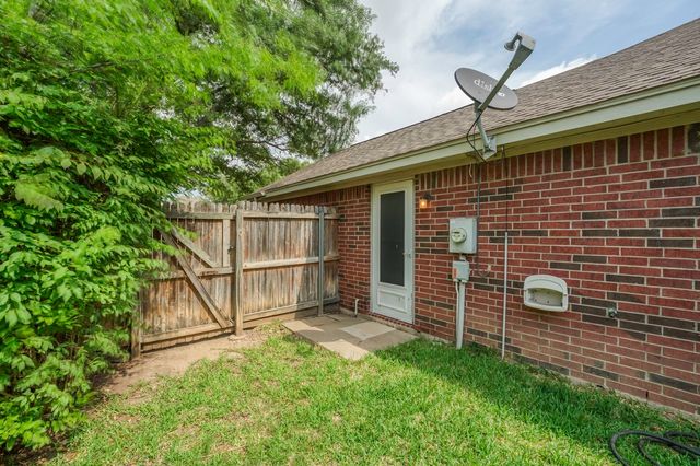 320 Shane Lane, Burleson, TX 76028