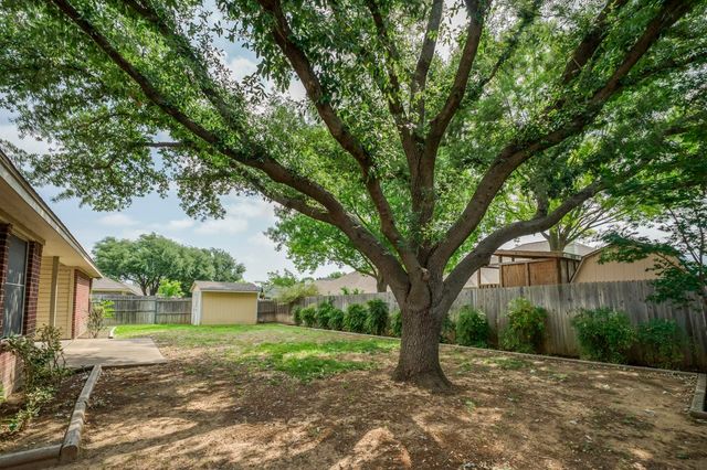 320 Shane Lane, Burleson, TX 76028