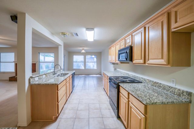 320 Shane Lane, Burleson, TX 76028