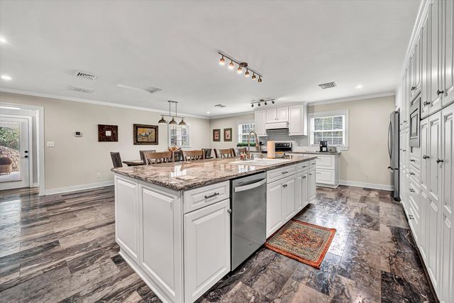 763 OAKWOOD DR, Roanoke, VA 24015