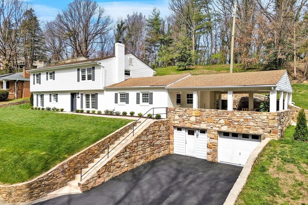 763 OAKWOOD DR, Roanoke, VA 24015