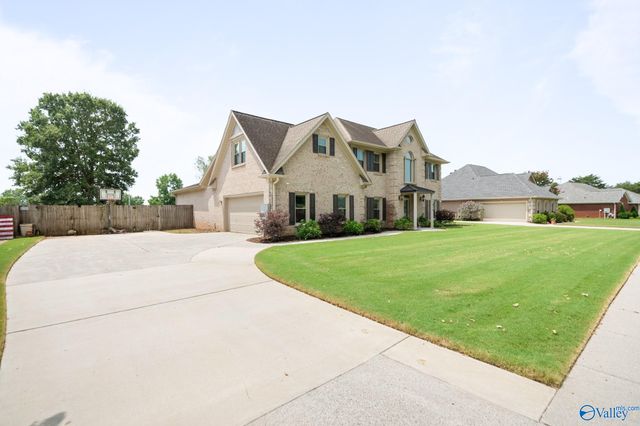 11010 Charring Court SW, Huntsville, AL 35803