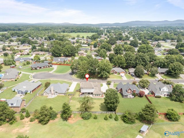 11010 Charring Court SW, Huntsville, AL 35803
