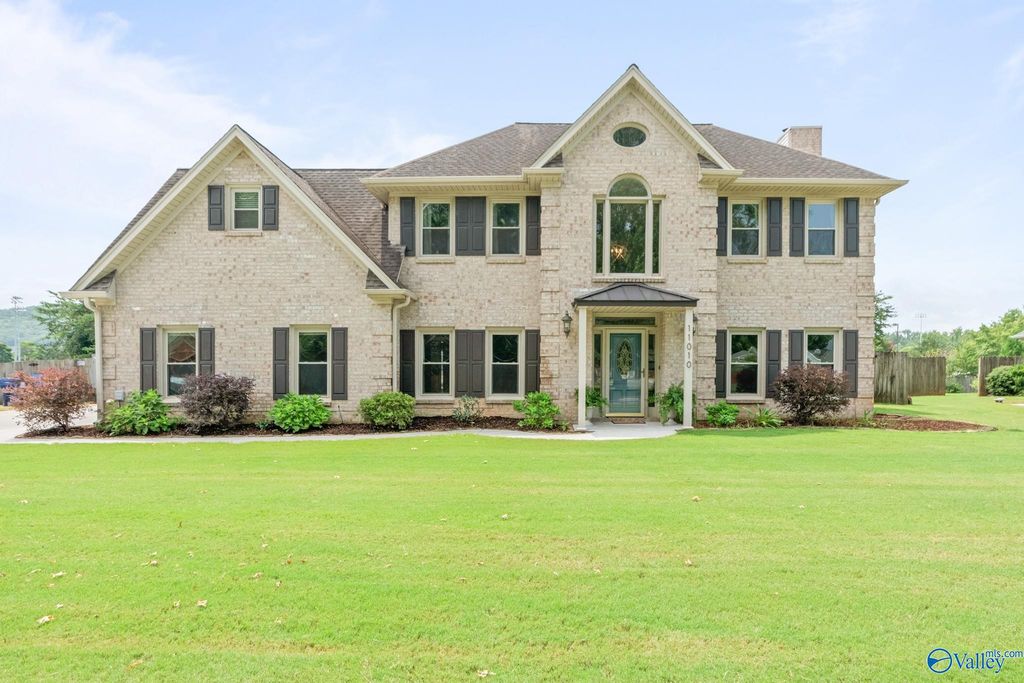 11010 Charring Court SW, Huntsville, AL 35803