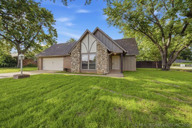 1007 W D Street, Jenks, OK 74037
