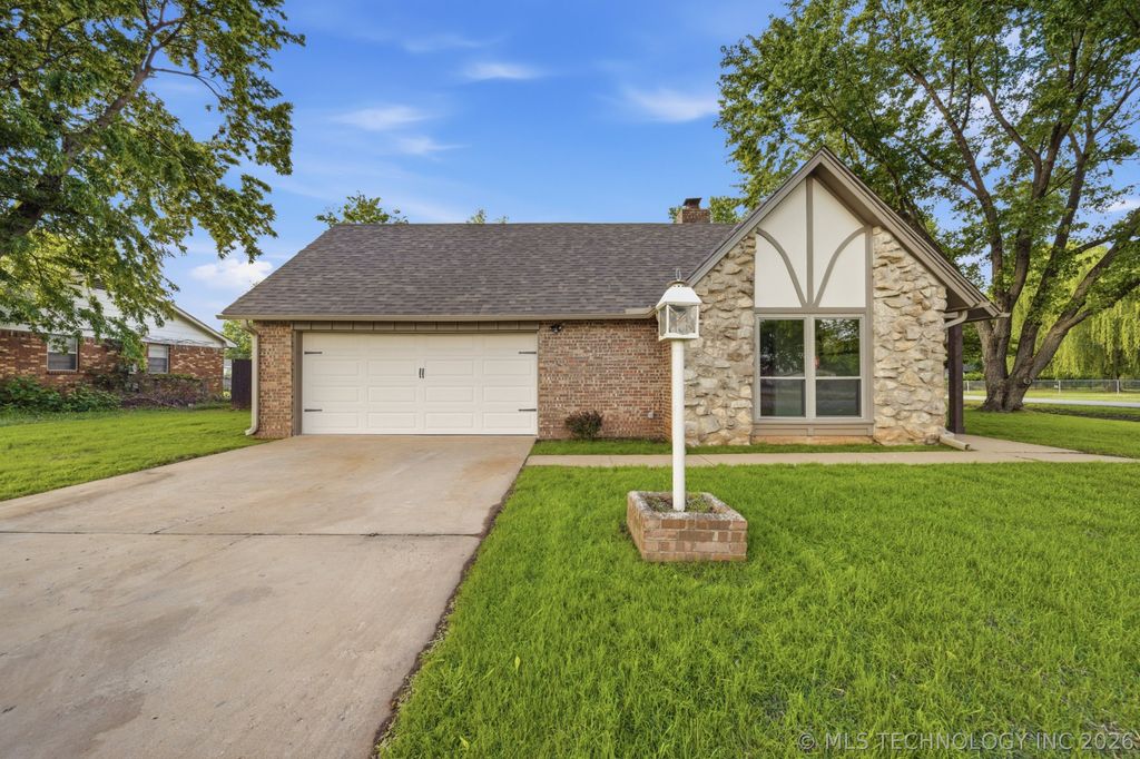 1007 W D Street, Jenks, OK 74037