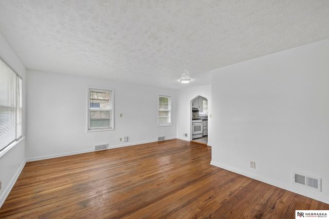 4140 N 65th Street, Omaha, NE 68104