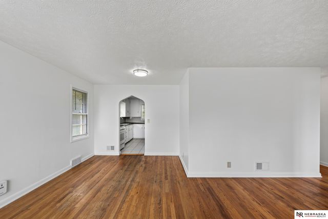 4140 N 65th Street, Omaha, NE 68104