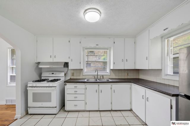 4140 N 65th Street, Omaha, NE 68104