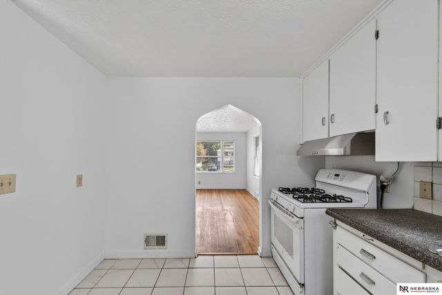 4140 N 65th Street, Omaha, NE 68104