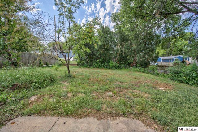 4140 N 65th Street, Omaha, NE 68104