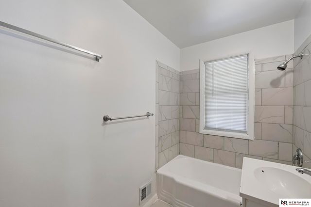 4140 N 65th Street, Omaha, NE 68104